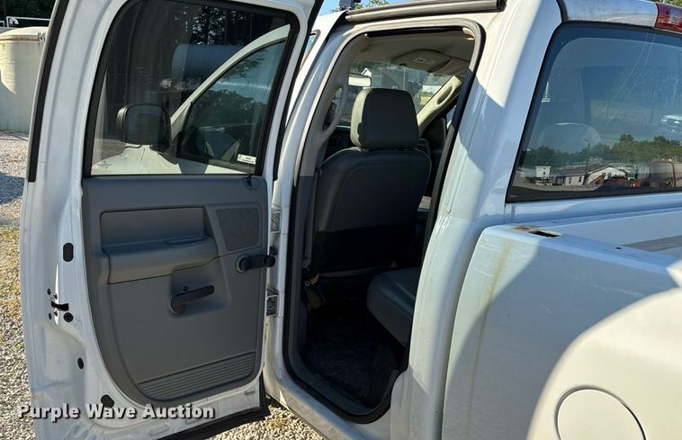 image for item EN5526 2007 Dodge Ram 1500 Quad Cab pickup truck