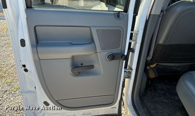 image for item EN5526 2007 Dodge Ram 1500 Quad Cab pickup truck