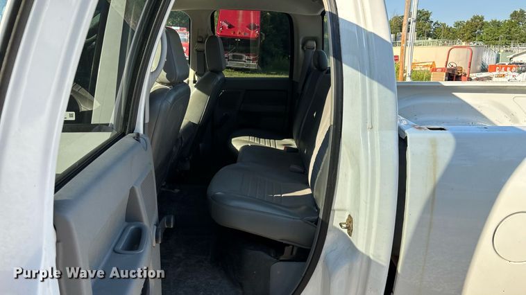 image for item EN5526 2007 Dodge Ram 1500 Quad Cab pickup truck