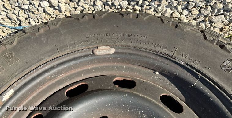 image for item EN5526 2007 Dodge Ram 1500 Quad Cab pickup truck