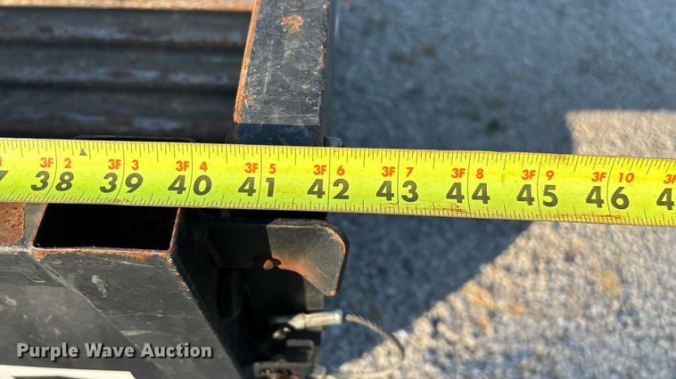 image for item EN5527 Cushman 1600XD utility vehicle