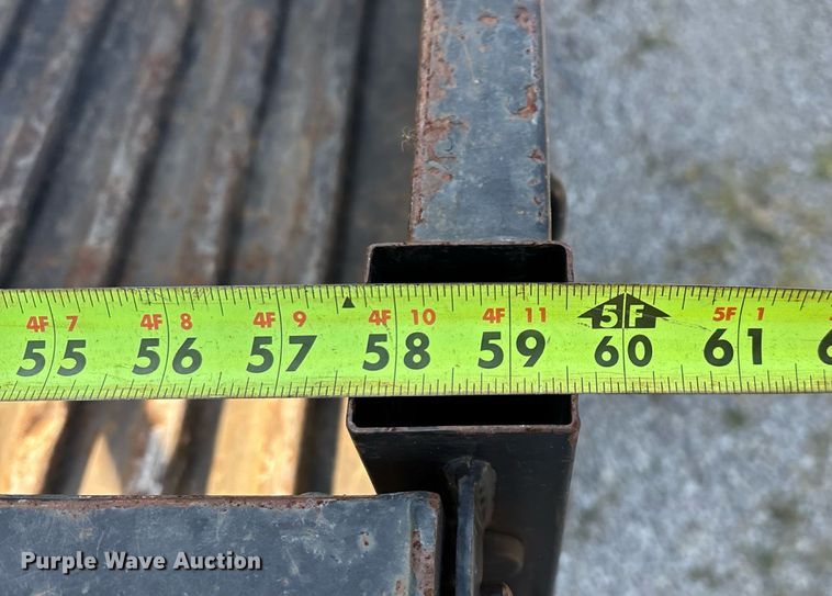 image for item EN5527 Cushman 1600XD utility vehicle