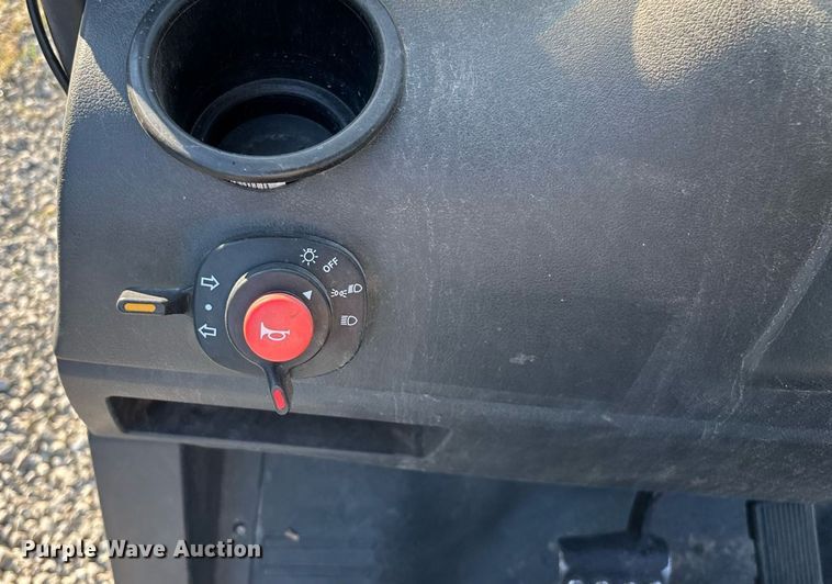 image for item EN5527 Cushman 1600XD utility vehicle