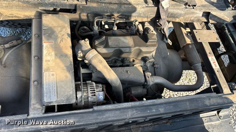 image for item EN5527 Cushman 1600XD utility vehicle