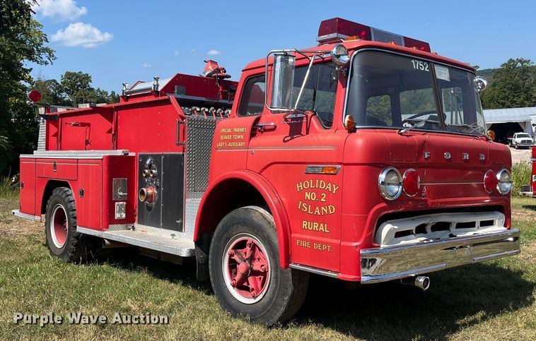 image for item EN5529 1979 Ford 900 pumper fire truck