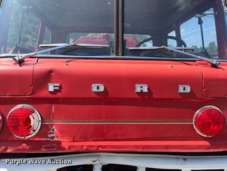 image for item EN5529 1979 Ford 900 pumper fire truck