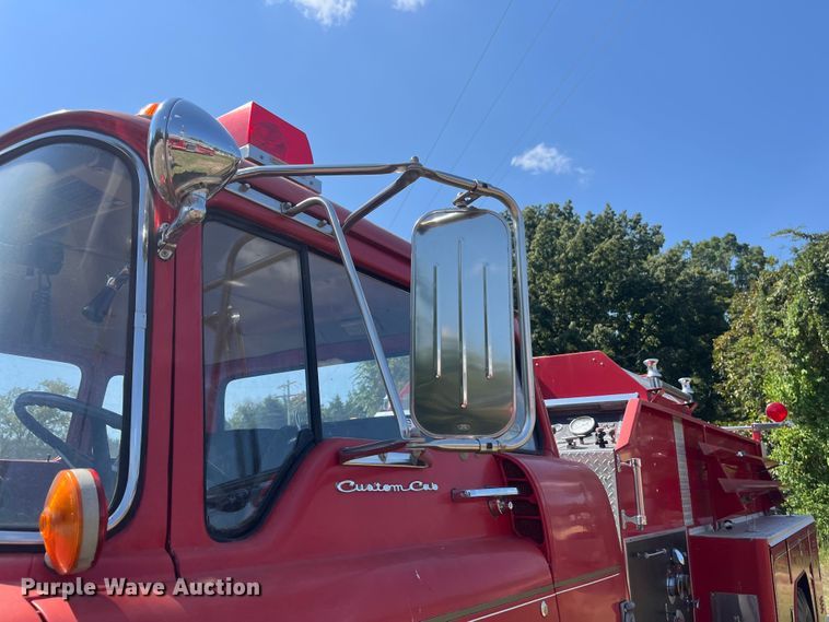 image for item EN5529 1979 Ford 900 pumper fire truck