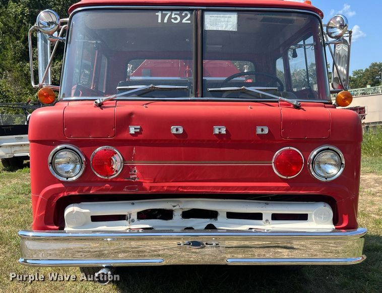 image for item EN5529 1979 Ford 900 pumper fire truck