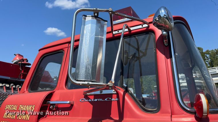 image for item EN5529 1979 Ford 900 pumper fire truck