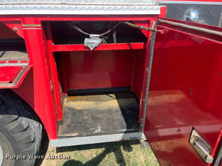 image for item EN5529 1979 Ford 900 pumper fire truck