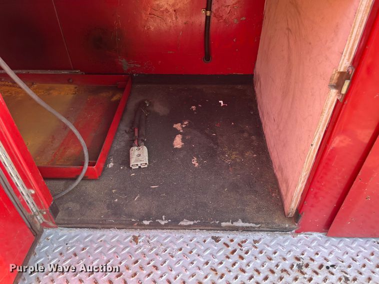 image for item EN5529 1979 Ford 900 pumper fire truck