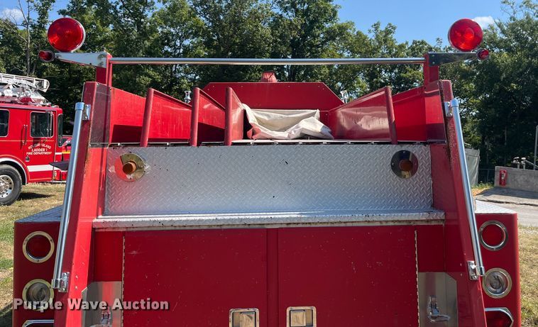 image for item EN5529 1979 Ford 900 pumper fire truck