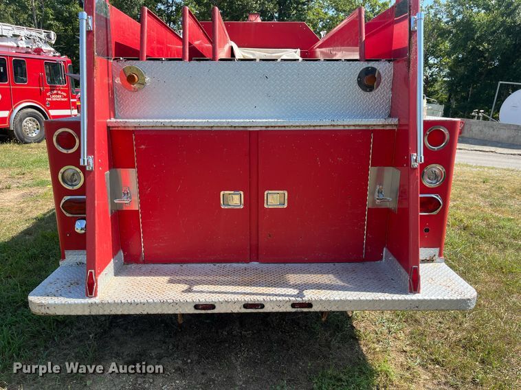 image for item EN5529 1979 Ford 900 pumper fire truck