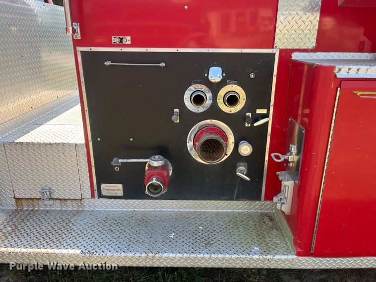 image for item EN5529 1979 Ford 900 pumper fire truck