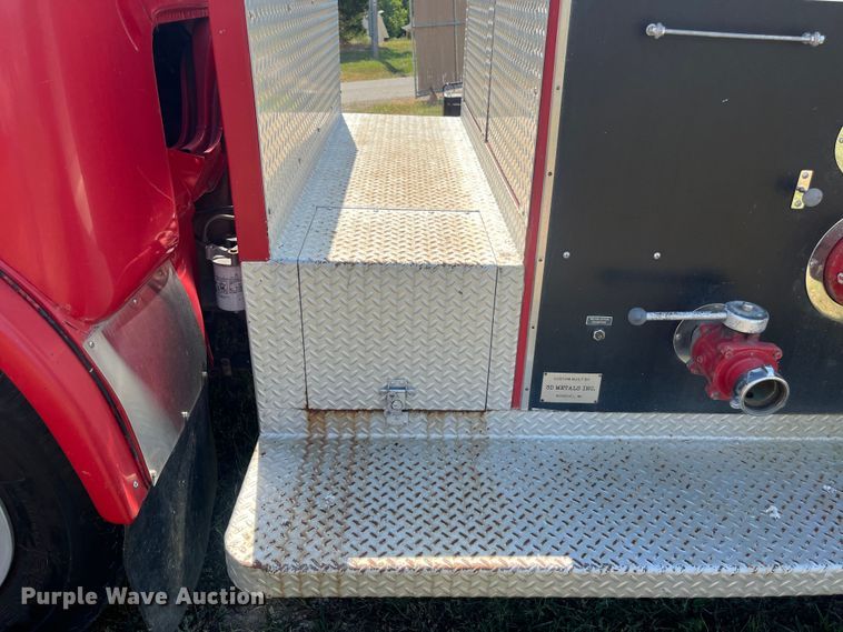 image for item EN5529 1979 Ford 900 pumper fire truck