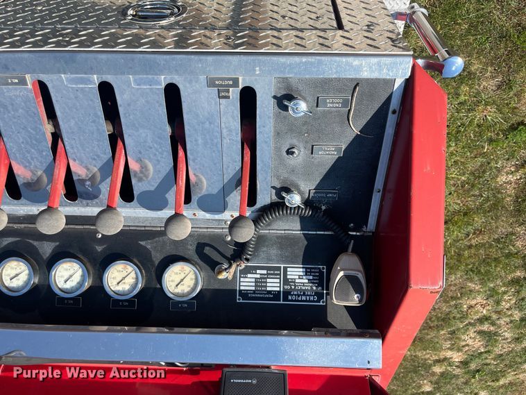 image for item EN5529 1979 Ford 900 pumper fire truck