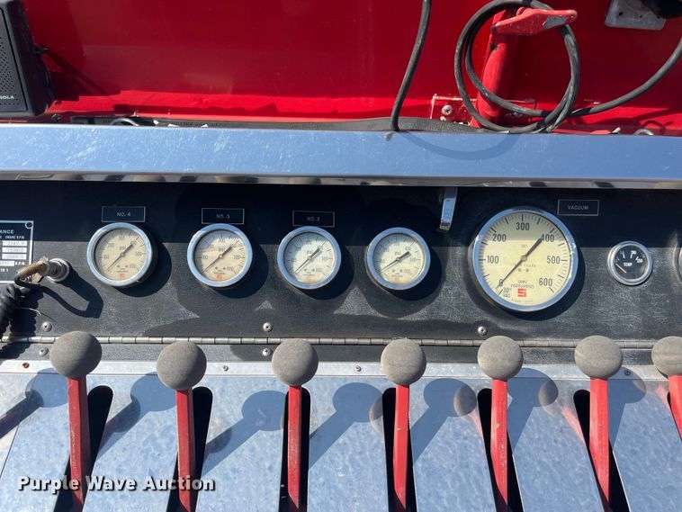 image for item EN5529 1979 Ford 900 pumper fire truck