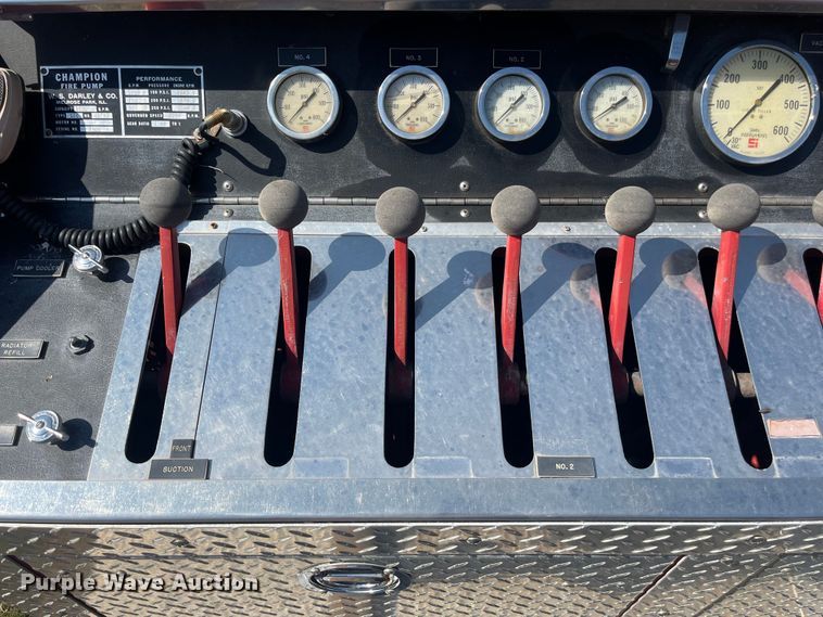 image for item EN5529 1979 Ford 900 pumper fire truck