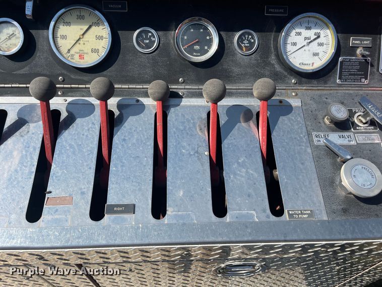 image for item EN5529 1979 Ford 900 pumper fire truck