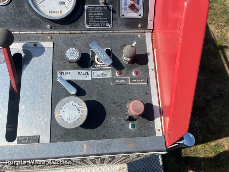 image for item EN5529 1979 Ford 900 pumper fire truck