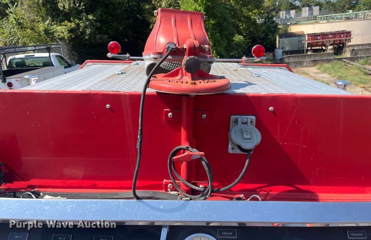 image for item EN5529 1979 Ford 900 pumper fire truck