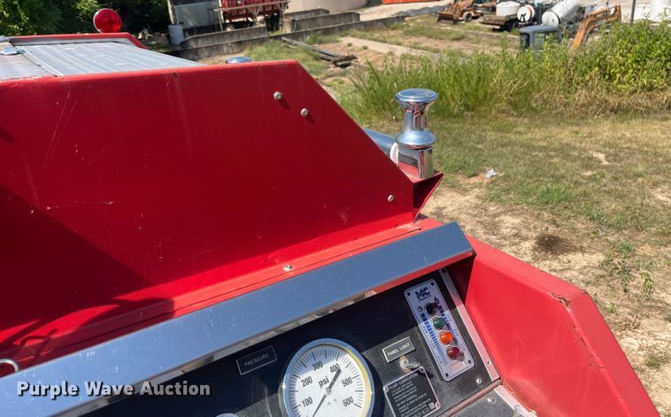 image for item EN5529 1979 Ford 900 pumper fire truck