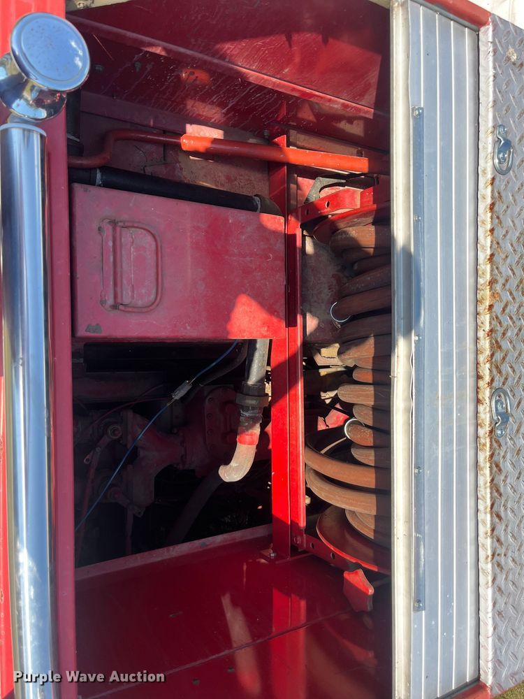 image for item EN5529 1979 Ford 900 pumper fire truck