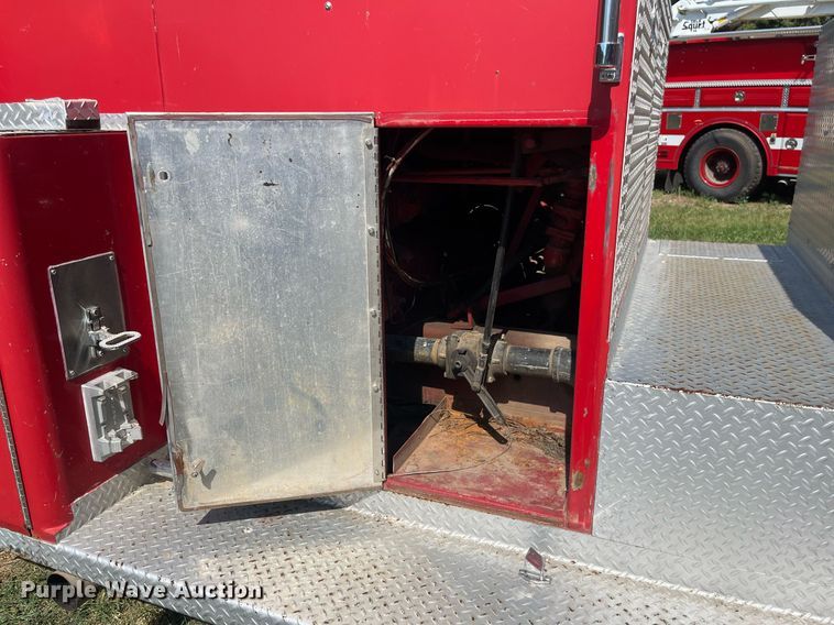 image for item EN5529 1979 Ford 900 pumper fire truck