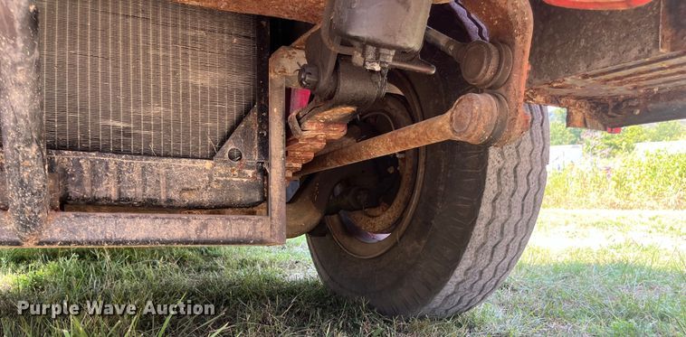 image for item EN5529 1979 Ford 900 pumper fire truck