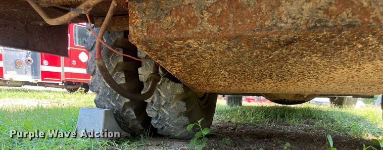 image for item EN5529 1979 Ford 900 pumper fire truck