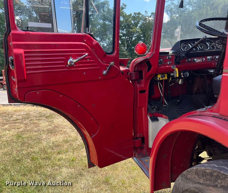 image for item EN5529 1979 Ford 900 pumper fire truck