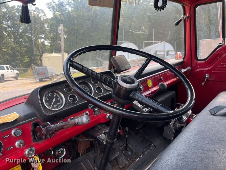 image for item EN5529 1979 Ford 900 pumper fire truck