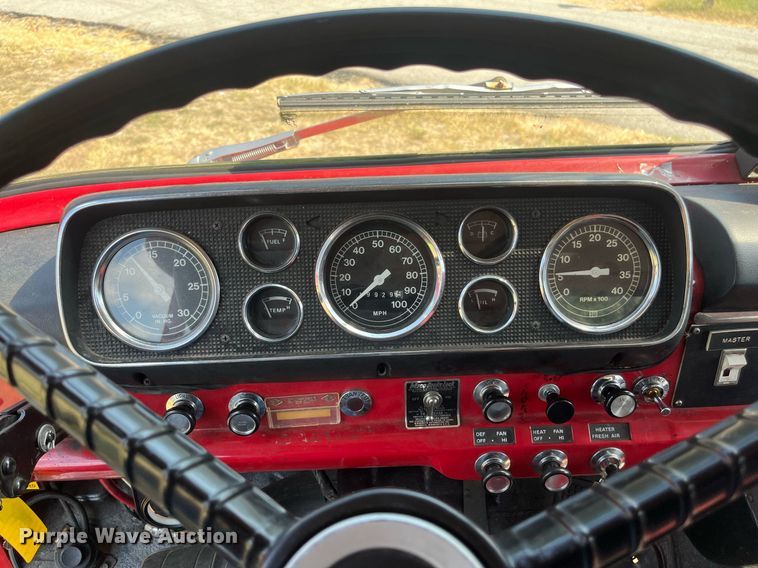 image for item EN5529 1979 Ford 900 pumper fire truck