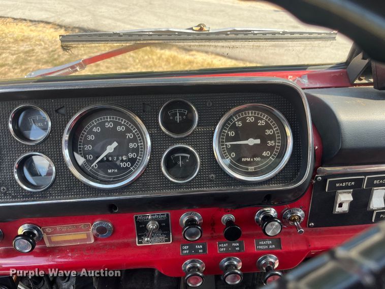 image for item EN5529 1979 Ford 900 pumper fire truck