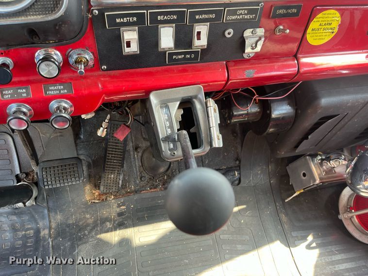 image for item EN5529 1979 Ford 900 pumper fire truck