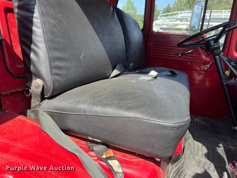 image for item EN5529 1979 Ford 900 pumper fire truck