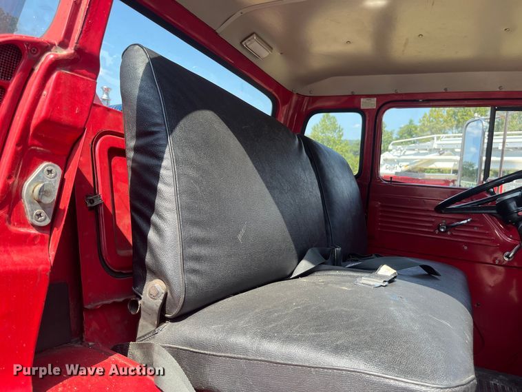 image for item EN5529 1979 Ford 900 pumper fire truck