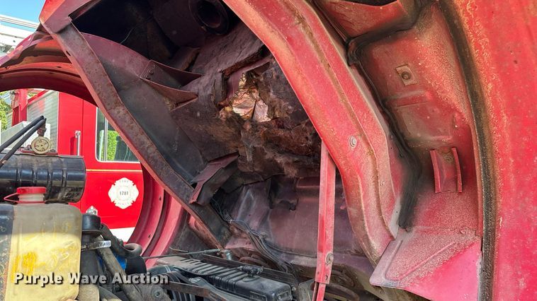 image for item EN5529 1979 Ford 900 pumper fire truck