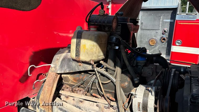 image for item EN5529 1979 Ford 900 pumper fire truck