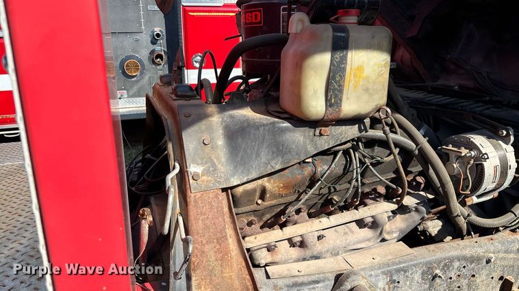 image for item EN5529 1979 Ford 900 pumper fire truck