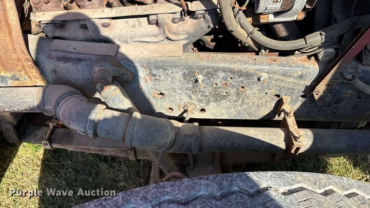 image for item EN5529 1979 Ford 900 pumper fire truck