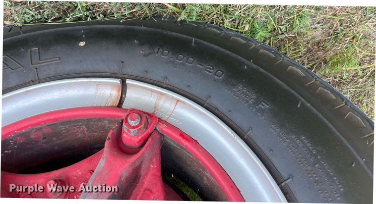 image for item EN5529 1979 Ford 900 pumper fire truck