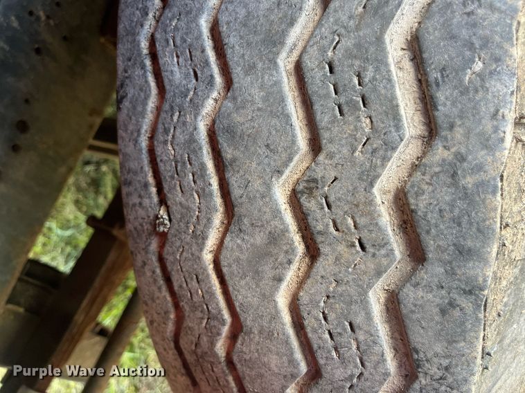 image for item EN5529 1979 Ford 900 pumper fire truck