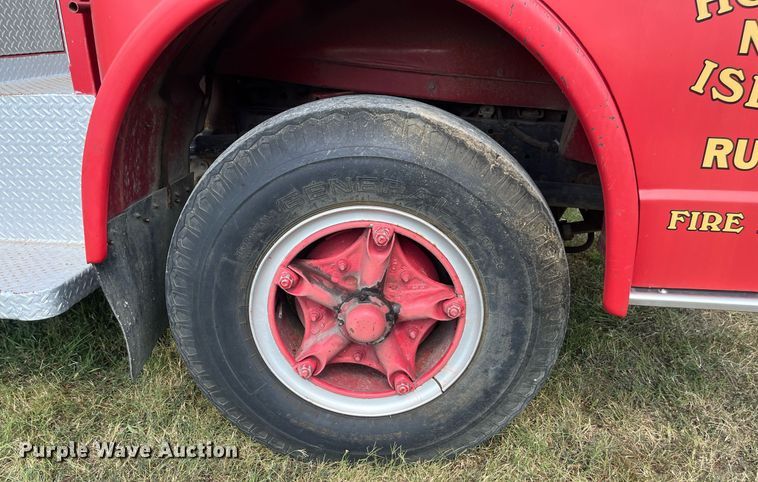 image for item EN5529 1979 Ford 900 pumper fire truck