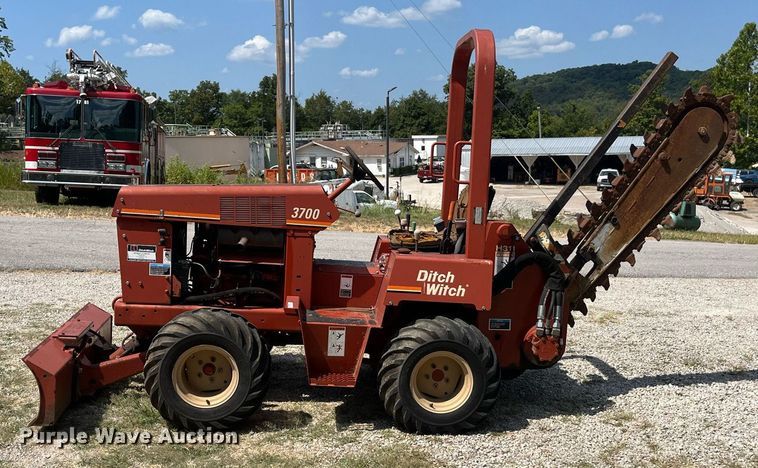 image for item EN5531 1998 Ditch Witch 3700DD trencher