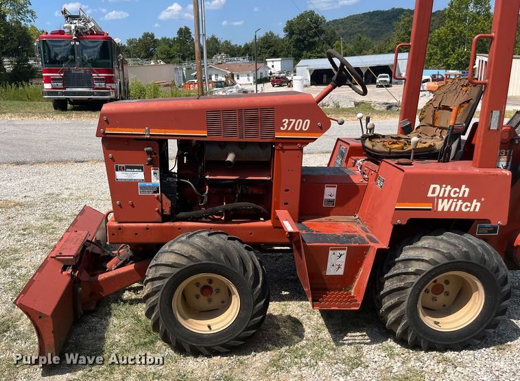 image for item EN5531 1998 Ditch Witch 3700DD trencher