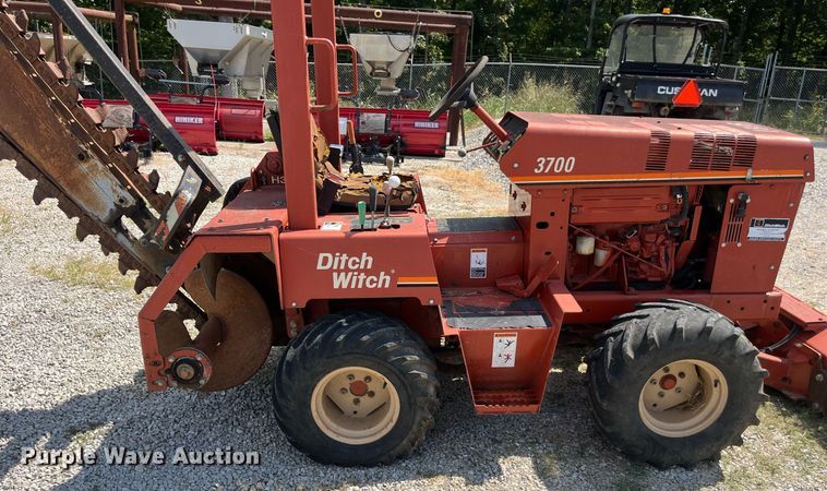 image for item EN5531 1998 Ditch Witch 3700DD trencher