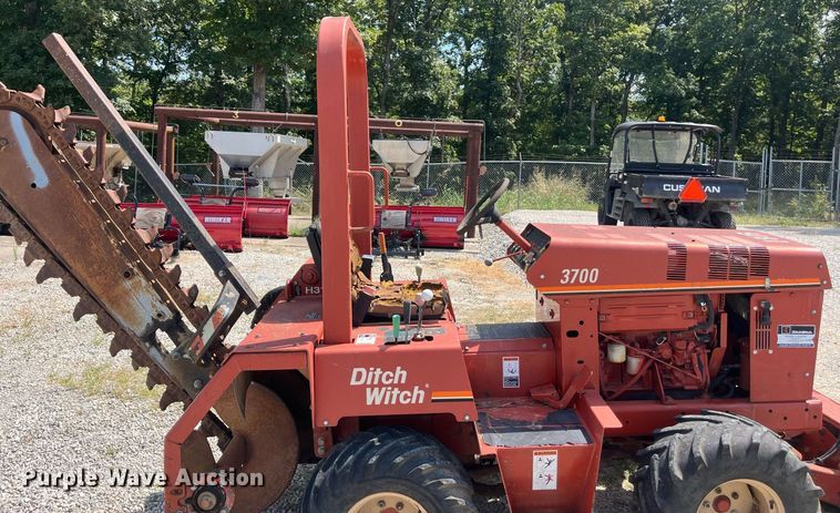 image for item EN5531 1998 Ditch Witch 3700DD trencher