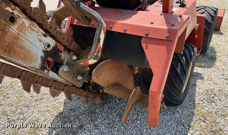 image for item EN5531 1998 Ditch Witch 3700DD trencher