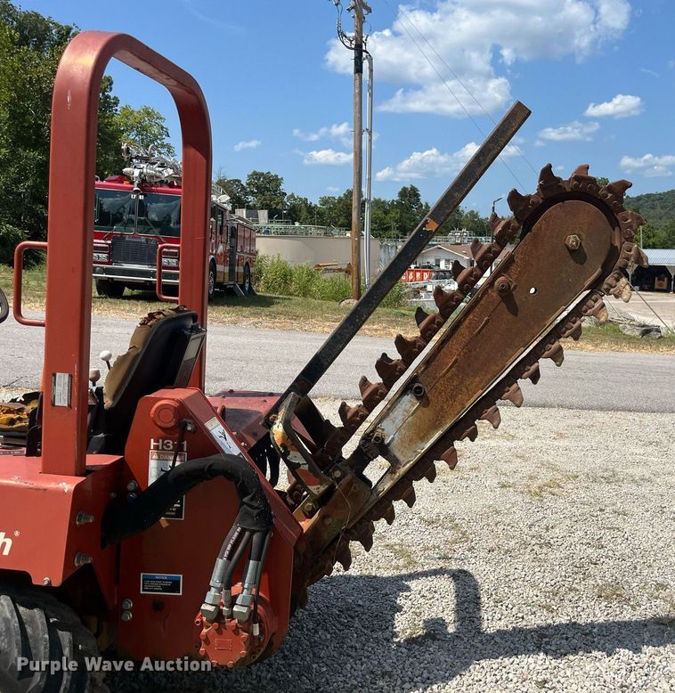 image for item EN5531 1998 Ditch Witch 3700DD trencher
